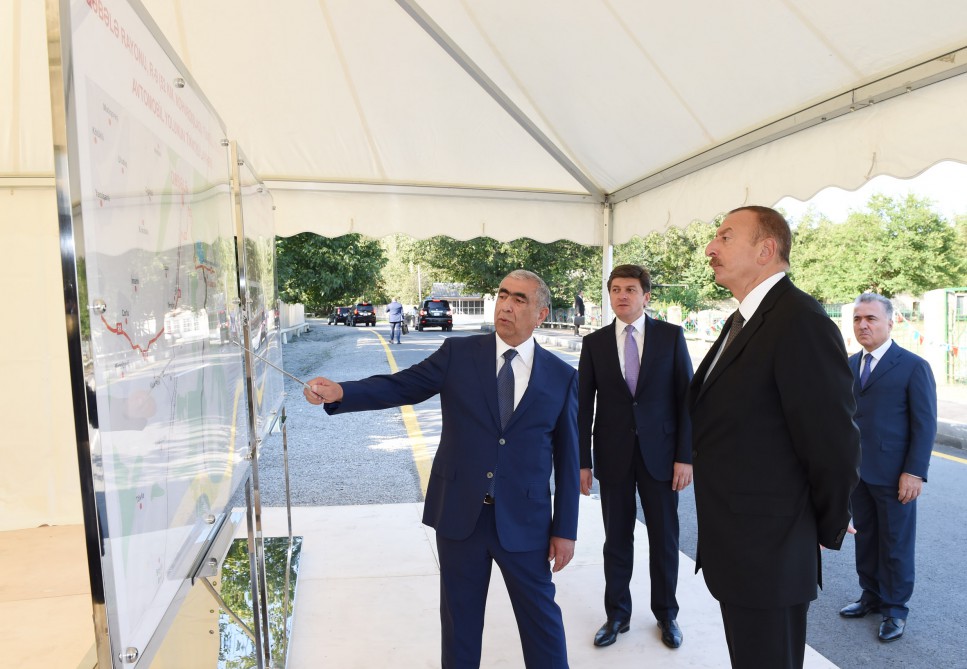 Президент Ильхам Алиев принял участие в открытии автодороги в Габалинском районе (ФОТО)