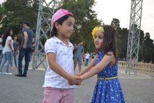Национальные танцы, лезгинка, хип-хоп и латино - бесплатные уроки в Баку (ФОТО, ВИДЕО)