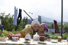 Добрые и злые тёти, гламурный жених, или Что происходит на съемках комедии NAZLI ( ФОТО/ВИДЕО)