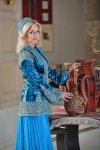 Бакинское лето: Красавицы в свадебных платьях и национальной одежде (ФОТО)