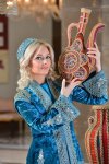 Бакинское лето: Красавицы в свадебных платьях и национальной одежде (ФОТО)