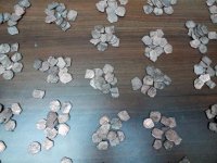В Джалилабаде обнаружен денежный клад XII века (ФОТО)