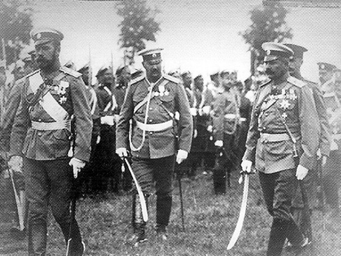 При реставрации памятника Чернышевскому обнаружена надгробная плита сына генерала Нахичеванского (ФОТО,ВИДЕО)