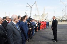 Президент Ильхам Алиев принял участие в церемонии отправки опорного блока платформы в рамках проекта "Шах Дениз-2" (ФОТО)