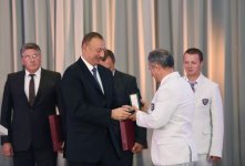 Президент Ильхам Алиев и его супруга встретились с участвовавшими в XXXI Летних Олимпийских играх спортсменами