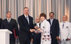 Президент Ильхам Алиев и его супруга встретились с участвовавшими в XXXI Летних Олимпийских играх спортсменами