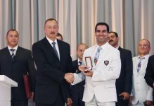 Президент Ильхам Алиев и его супруга встретились с участвовавшими в XXXI Летних Олимпийских играх спортсменами