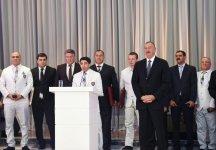 Президент Ильхам Алиев и его супруга встретились с участвовавшими в XXXI Летних Олимпийских играх спортсменами