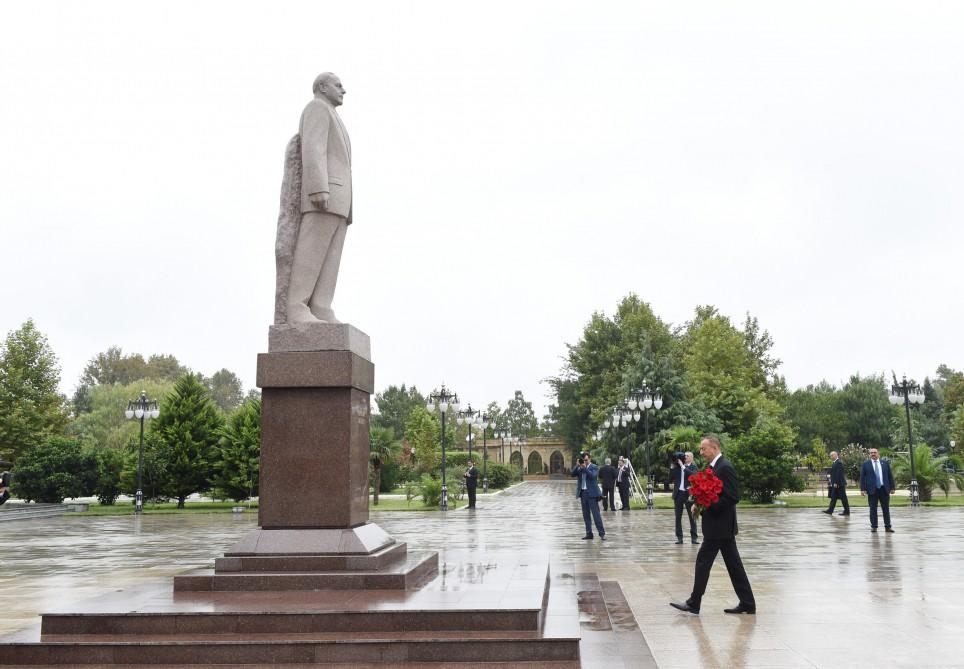 Президент Ильхам Алиев открыл в Масаллы Площадь флага и Музей государственных атрибутов Азербайджана (ФОТО)