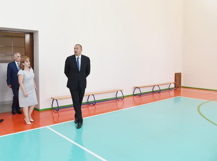 Президент  Ильхам Алиев ознакомился с условиями, созданными в новом учебном корпусе школы № 245 в Баку (ФОТО)