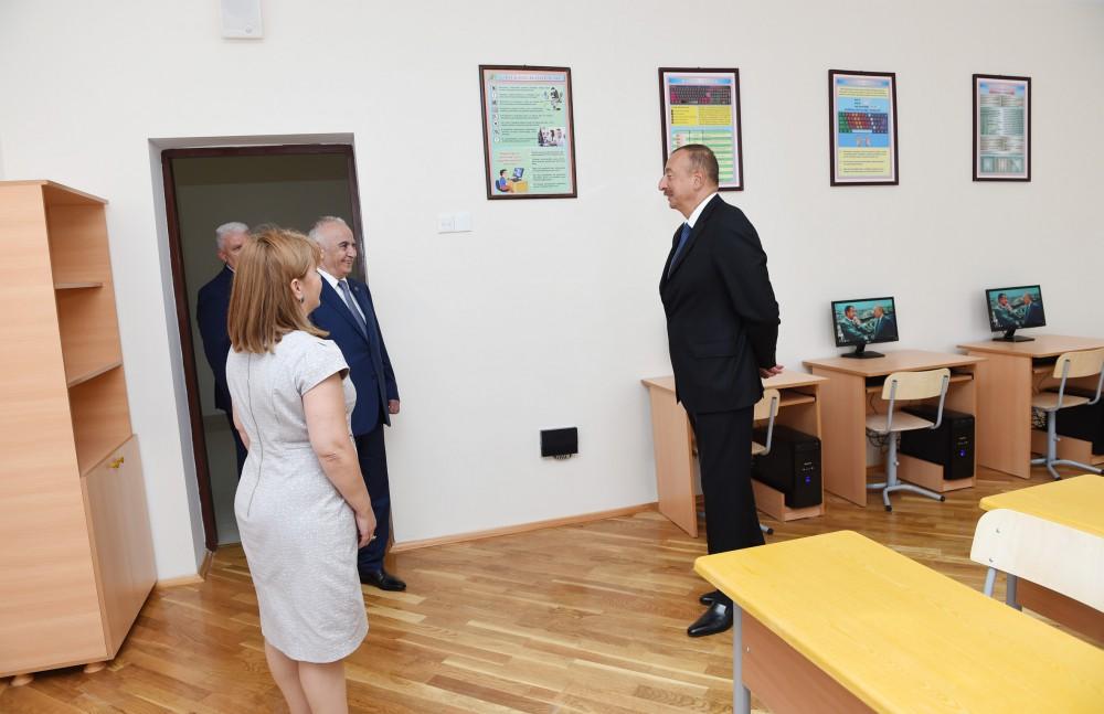 Президент  Ильхам Алиев ознакомился с условиями, созданными в новом учебном корпусе школы № 245 в Баку (ФОТО)