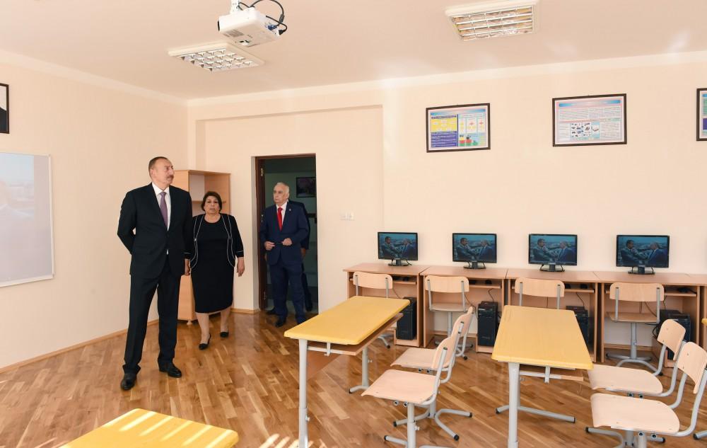 Президент Ильхам Алиев ознакомился с условиями, созданными в школе номер 247 в Баку (ФОТО)