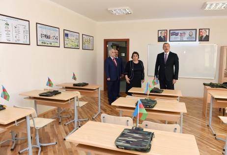 Президент Ильхам Алиев ознакомился с условиями, созданными в школе номер 247 в Баку (ФОТО)