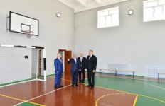 Президент Ильхам Алиев ознакомился с условиями, созданными в школе-лицее номер 261 в Баку (ФОТО) (версия 2)