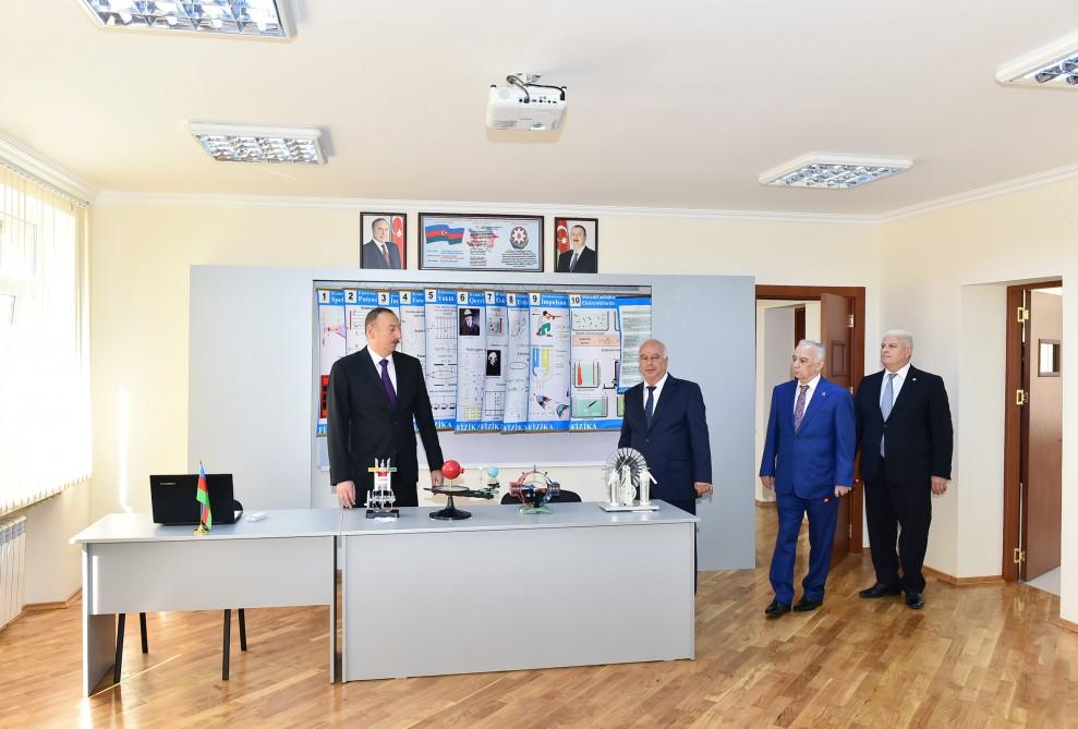 Президент Ильхам Алиев ознакомился с условиями, созданными в школе-лицее номер 261 в Баку (ФОТО) (версия 2)
