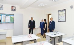 Президент Ильхам Алиев ознакомился с условиями, созданными в новом учебном корпусе бакинской школы №32 (ФОТО)(ФОТО)