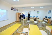 Президент Ильхам Алиев ознакомился с условиями, созданными в новом учебном корпусе бакинской школы №32 (ФОТО)(ФОТО)