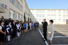 Президент Ильхам Алиев принял участие в открытии нового здания средней школы номер 311 в Баку (ФОТО)