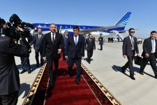 Президент Ильхам Алиев прибыл с визитом в Кыргызстан (ФОТО)