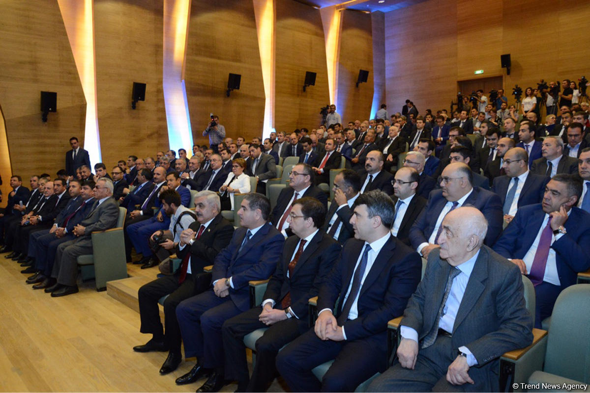 Ровнаг Абдуллаев: SOCAR намерена диверсифицировать свои финансовые каналы (ФОТО)
