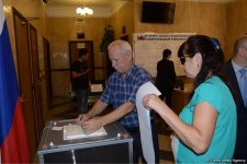 Россияне в Азербайджане голосуют на выборах в Госдуму (ФОТО)