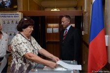 Россияне в Азербайджане голосуют на выборах в Госдуму (ФОТО)
