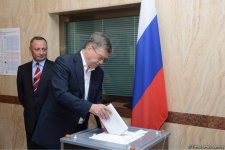 Россияне в Азербайджане голосуют на выборах в Госдуму (ФОТО)