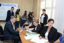 Россияне в Азербайджане голосуют на выборах в Госдуму (ФОТО)