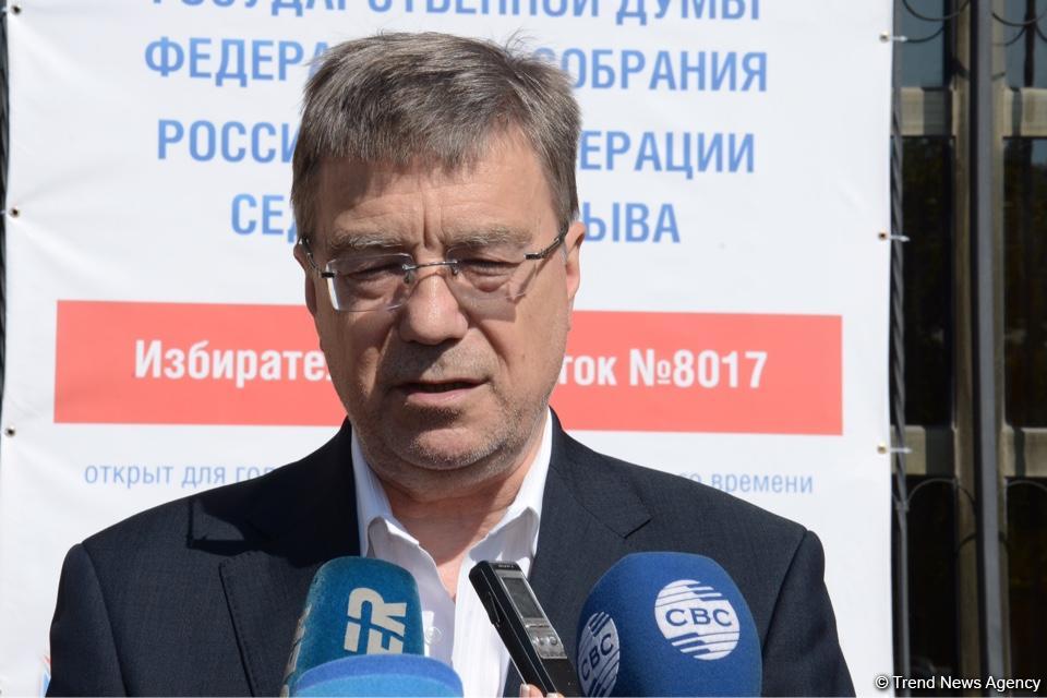 Россияне в Азербайджане голосуют на выборах в Госдуму (ФОТО)