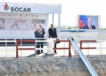 Президент Азербайджана Ильхам Алиев принял участие в церемонии закладки фундамента новой установки по производству битума (ФОТО)