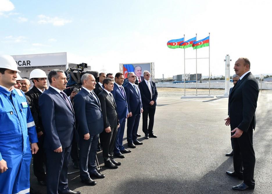 Президент Азербайджана Ильхам Алиев принял участие в церемонии закладки фундамента новой установки по производству битума (ФОТО)