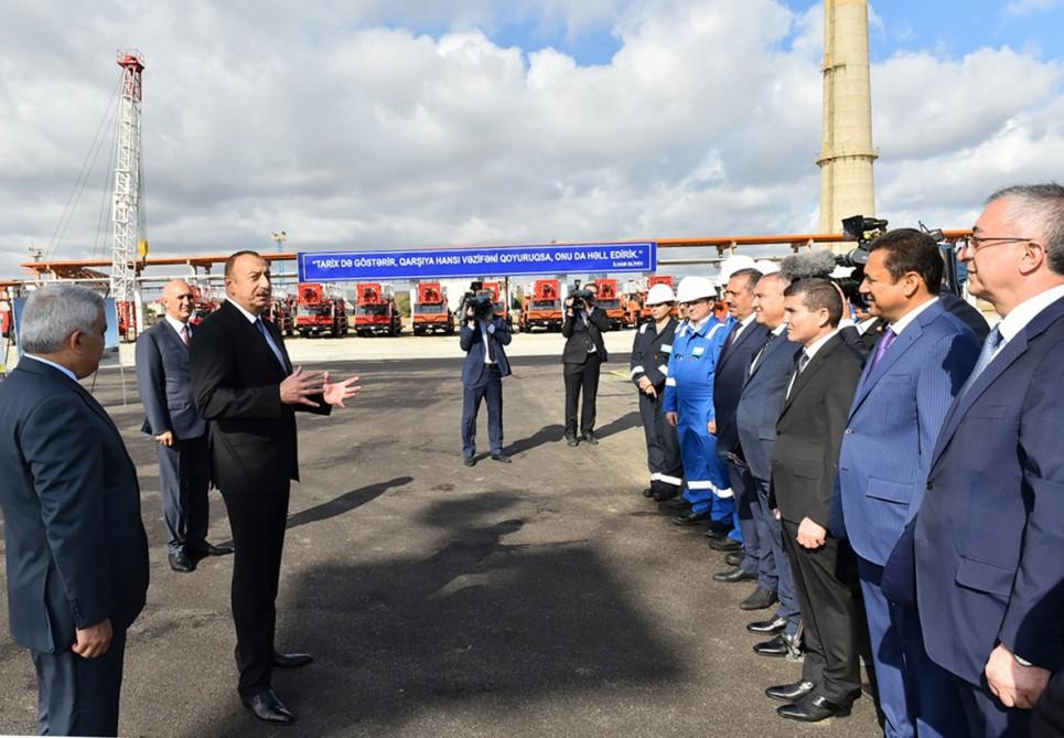 Президент Азербайджана Ильхам Алиев принял участие в церемонии закладки фундамента новой установки по производству битума (ФОТО)