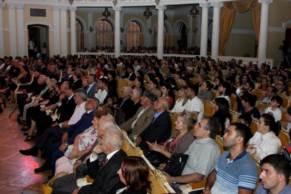 Юбилей ансамбля песни и танца имени Фикрета Амирова – торжественный вечер (ФОТО)