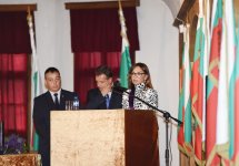 Первой леди Мехрибан Алиевой в городе Велико-Тырново вручены дипломы почетного гражданина и почетного доктора (ФОТО)