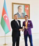 Президент Ильхам Алиев встретился со спортсменами, принявшими участие в XV Летних Паралимпийских играх (ФОТО)