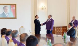 Президент Ильхам Алиев встретился со спортсменами, принявшими участие в XV Летних Паралимпийских играх (ФОТО)