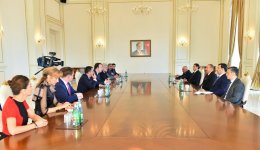 Президент Ильхам Алиев принял оценочную миссию ПАСЕ (ФОТО)