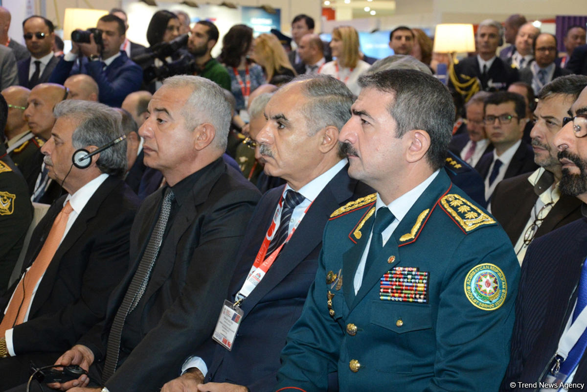 Азербайджан производит оружие, отвечающее стандартам НАТО - министр (ФОТО)