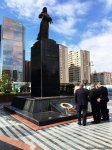 Делегация парламента Австралии почтила память жертв Ходжалинского геноцида (ФОТО)
