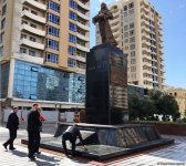 Делегация парламента Австралии почтила память жертв Ходжалинского геноцида (ФОТО)