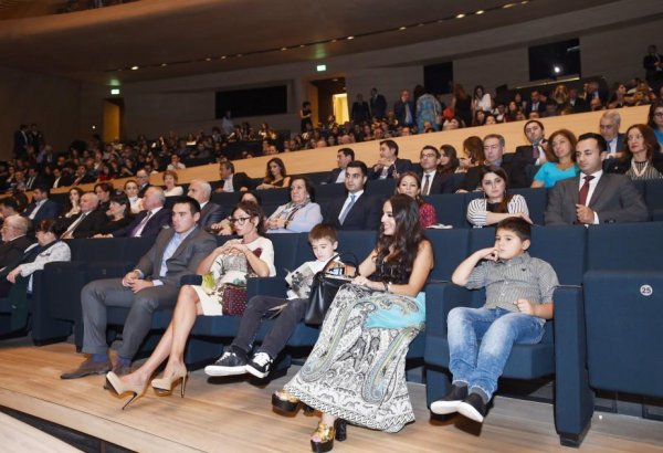 Mehriban Aliyeva attends ‘Ali and Nino’ movie premiere (PHOTO)