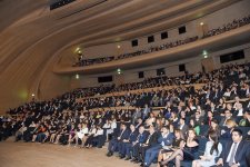 Mehriban Aliyeva attends ‘Ali and Nino’ movie premiere (PHOTO)