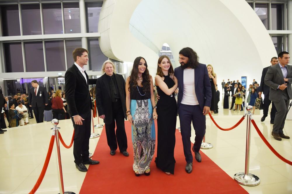Mehriban Aliyeva attends ‘Ali and Nino’ movie premiere (PHOTO)