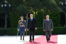 Official welcoming ceremony held for Pakistani PM in Baku