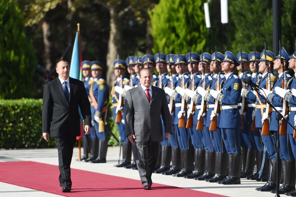 Official welcoming ceremony held for Pakistani PM in Baku