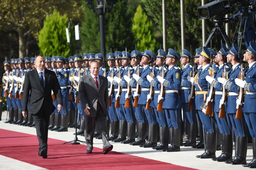 Official welcoming ceremony held for Pakistani PM in Baku