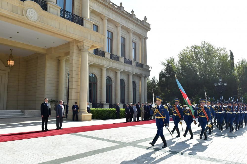 Official welcoming ceremony held for Pakistani PM in Baku