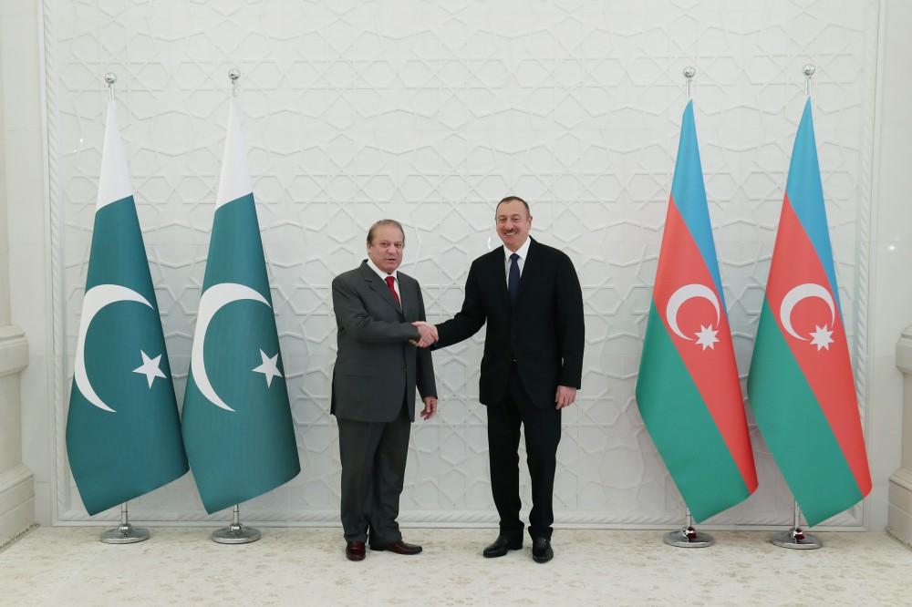 Official welcoming ceremony held for Pakistani PM in Baku