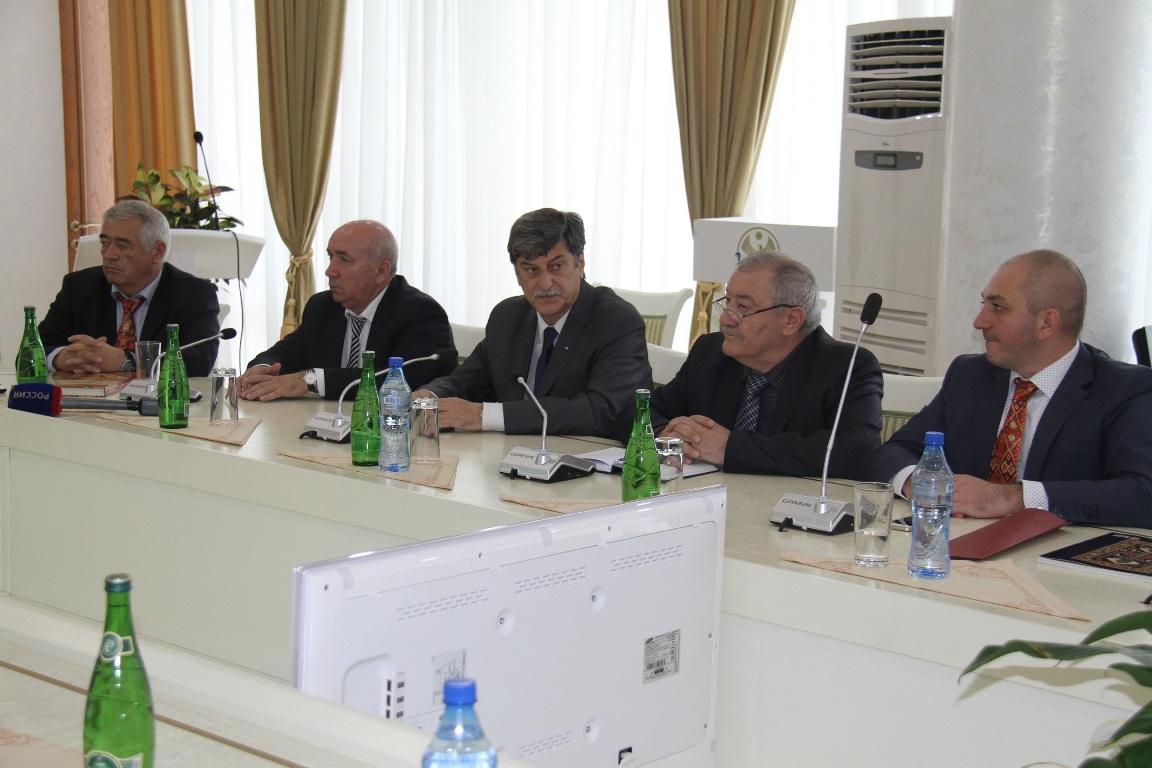 "Дербентское ковроткачество": Презентован проект ученых Азербайджана и России (ФОТО)