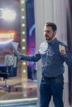 Лев ушел из дома и ... пришел к азербайджанским ведущим (ФОТО, ВИДЕО)